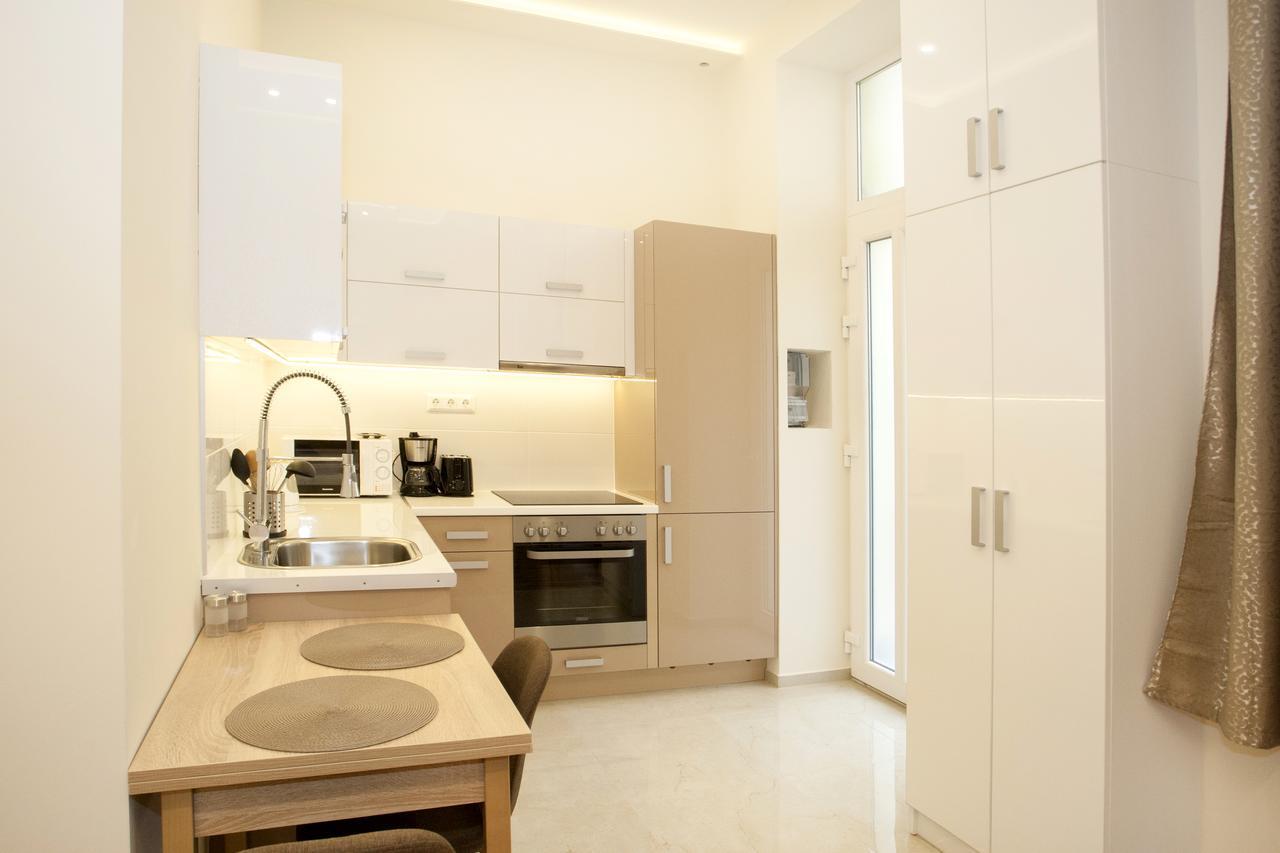 Roxana Apartments — Photos 2